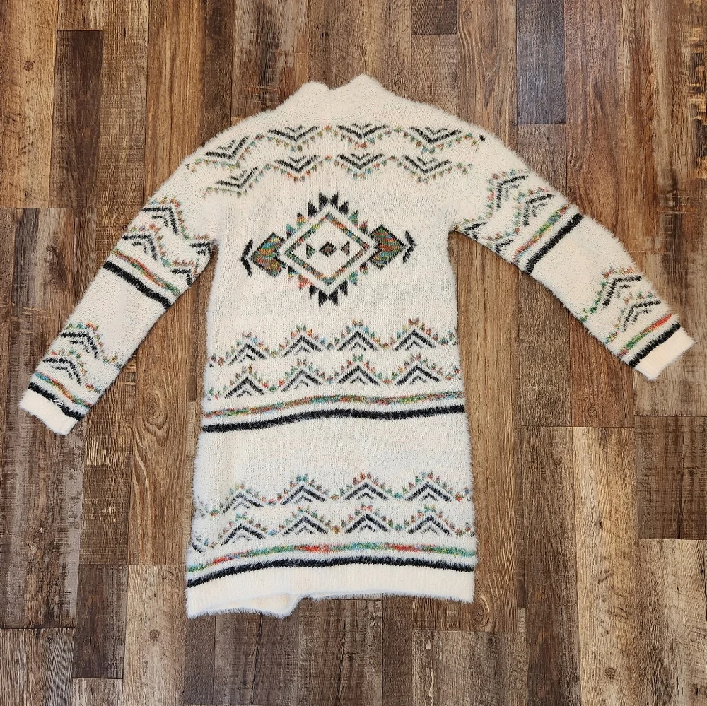 Takara Sweater - Picture 2 of 6